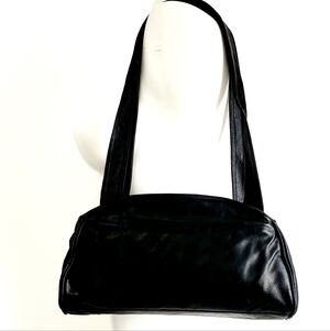 Vera Pelle Smooth Black Leather Shoulder Bag